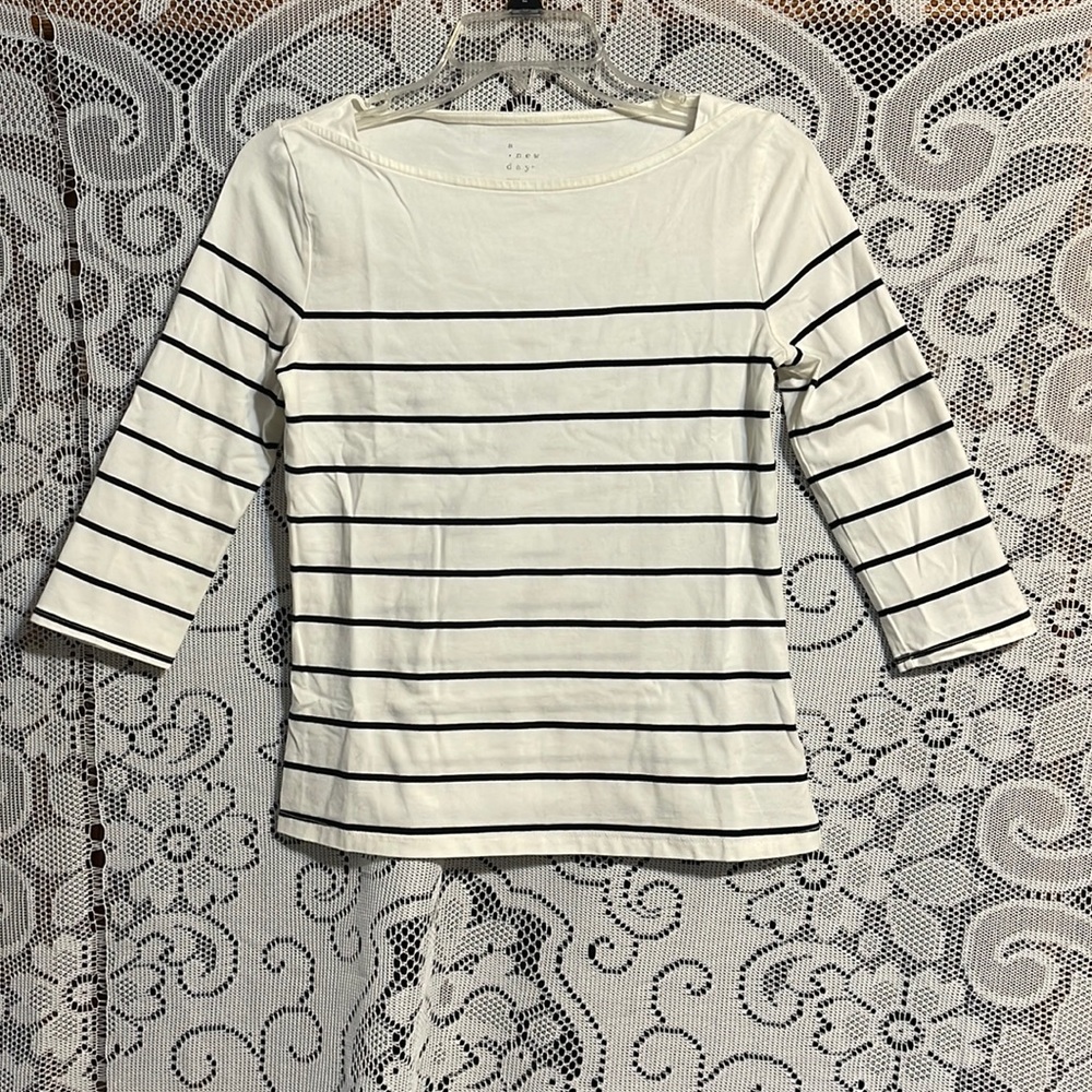 🌼 A New Day - White and Black Boat Neck Top
